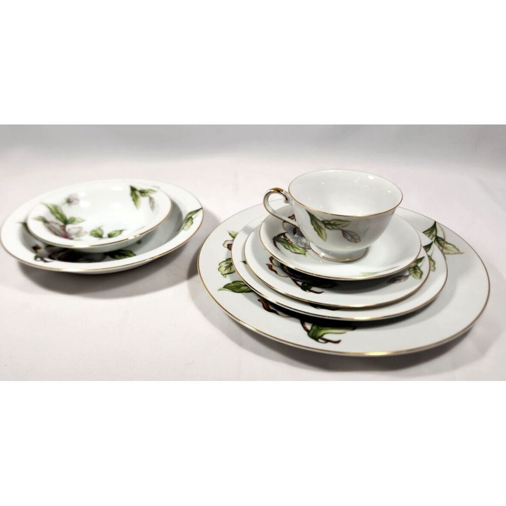1950's Roselyn China‎ DOGWOOD 7 pc. PLACE SETTING plates bowls cup saucer MINT